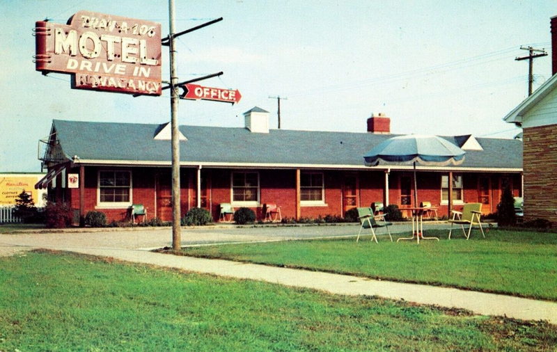 Travel Log Motel (Trav-A-Log Motel) - Old Postcard (newer photo)